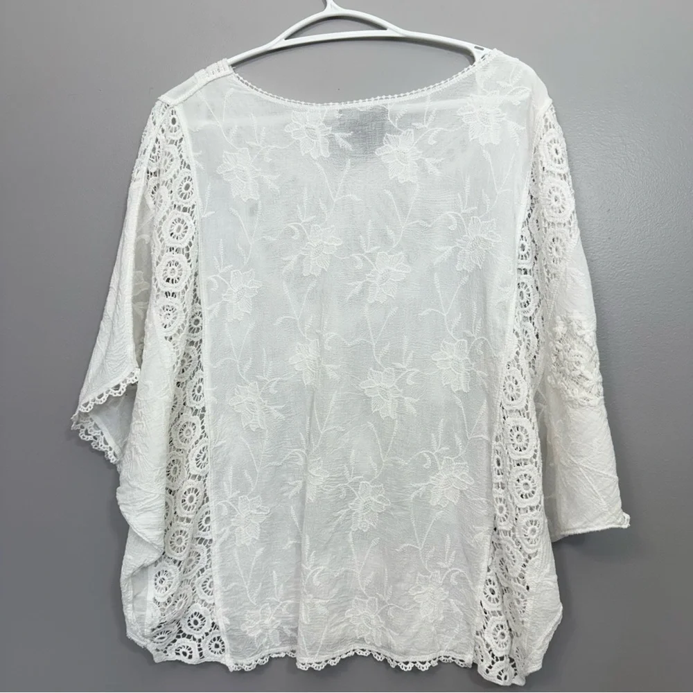 PAPILLON White Embroidered Batwing Sleeve Blouse w Crochet Detailing sz M - Picture 6 of 10